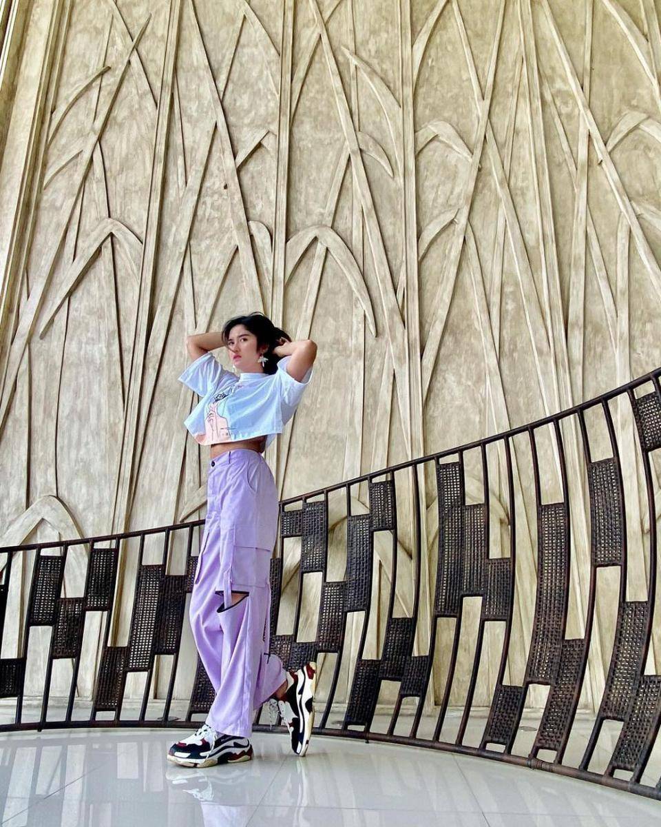 ide gaya Ochi Rosdiana (instagram.com/ochi24)