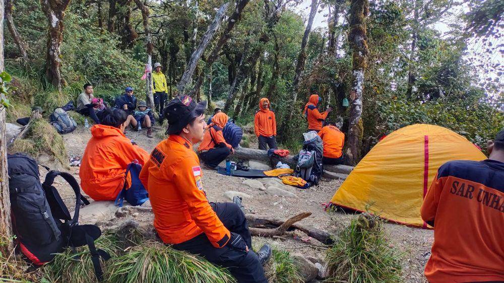 Operasi pencarian pendaki hilang di Gunung Bawakaraeng. (Dok. Basarnas Makassar)