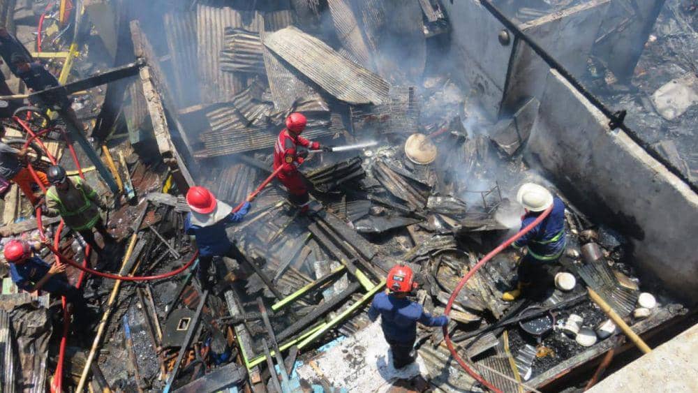 6 Rumah Warga dan Gudang Ikan di Makassar Hangus Terbakar