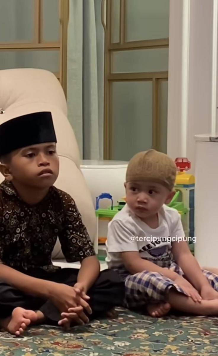 potret gemas Rayyanza ikut pengajian (Instagram.com/raffinagita1717)