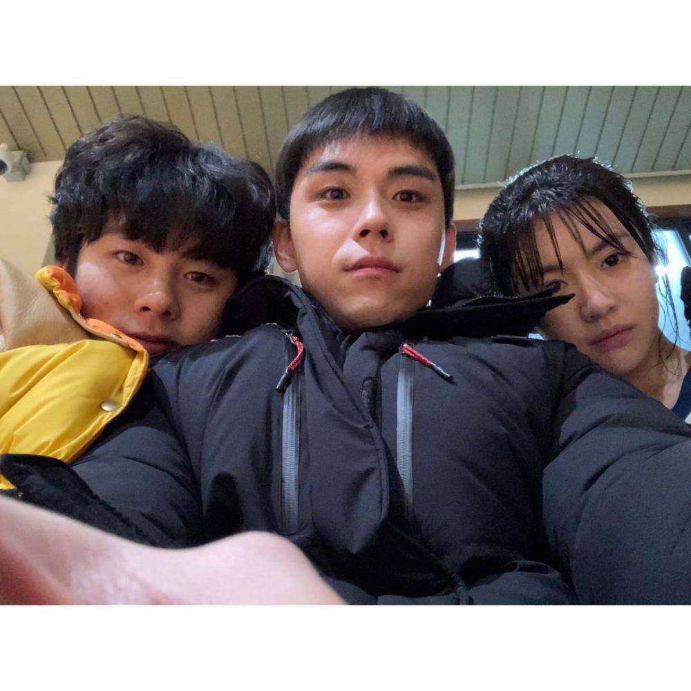 potret akrab cast drama Moving (instagram.com/7imdohoon)