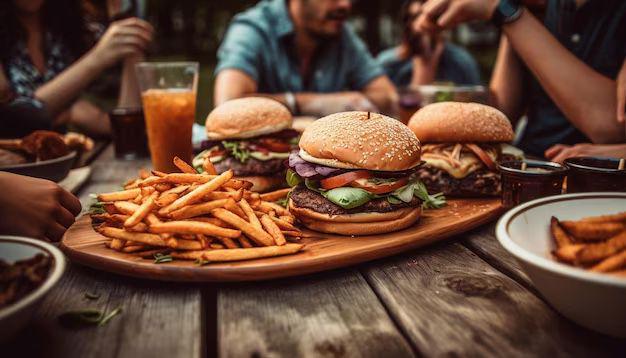 6 Akibat Jika Enggan Menjaga Pola Makan Saat Berat Badan Terus Naik