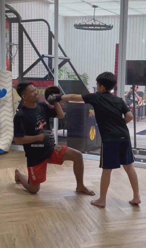 Rafathar latihan bela diri (Instagram.com/chevirgo)