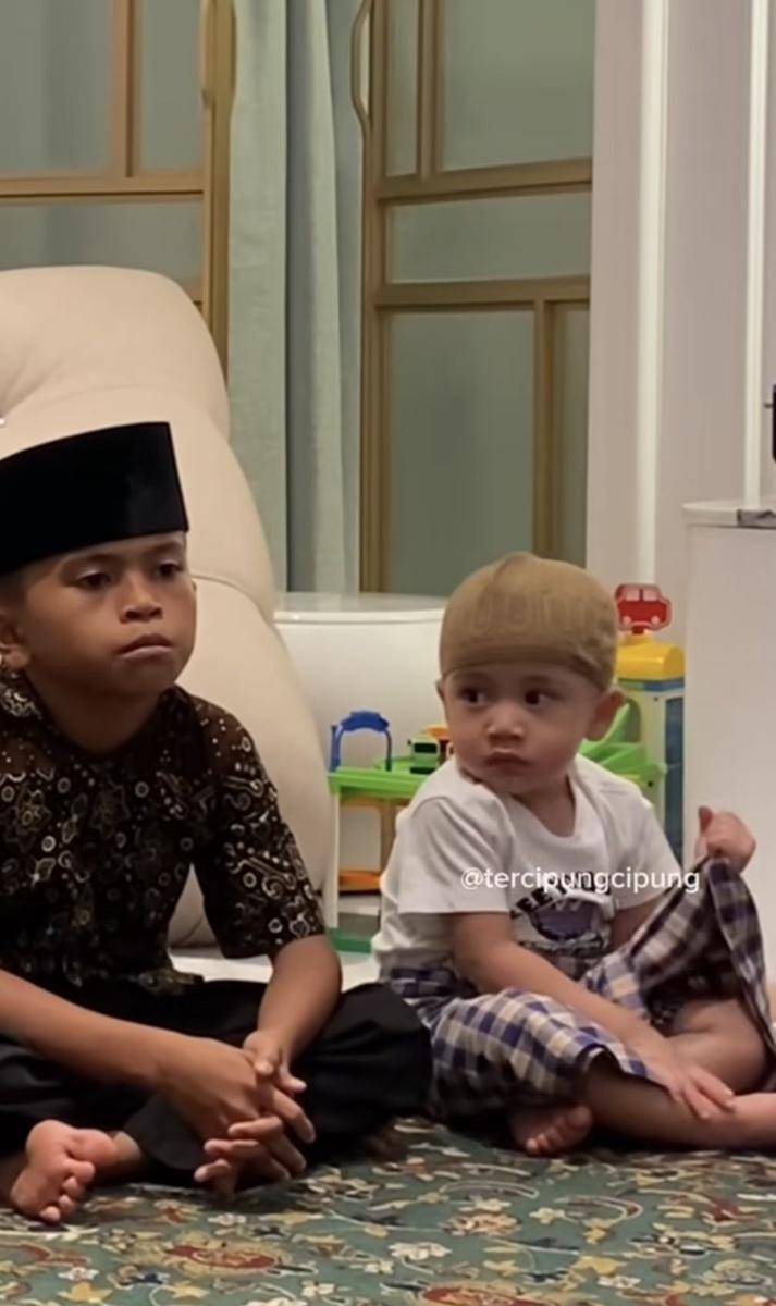 potret gemas Rayyanza ikut pengajian (Instagram.com/raffinagita1717)