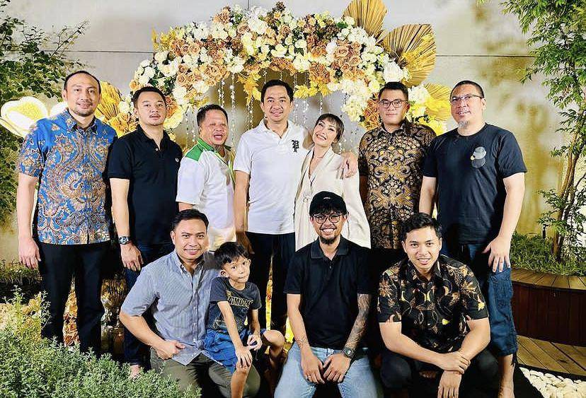 potret pengajian ulang tahun ke-39 Ayu Dewi (Instagram.com/mrsayudewi)