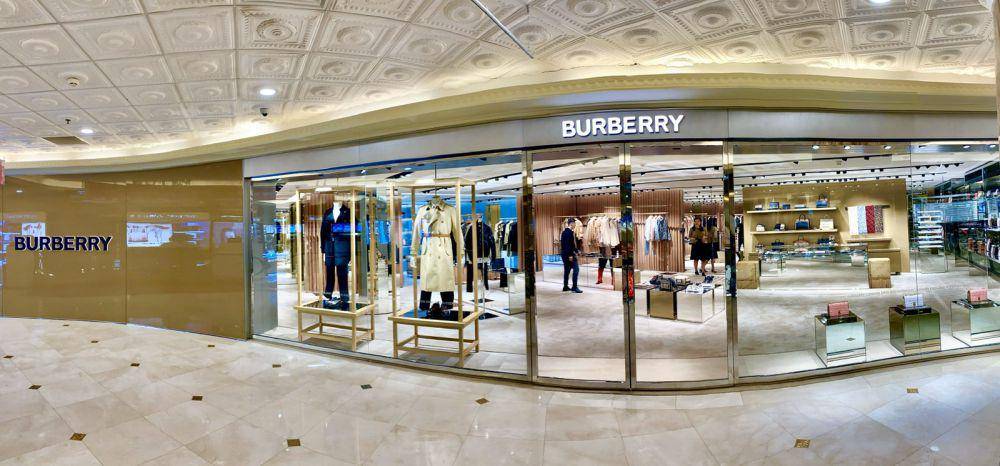 Butik Burberry di Trang Tien Plaza Mall (scootersaigontour.com)