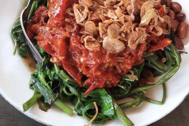 Plecing kangkung (dok. pribadi/Brigitta Novira)