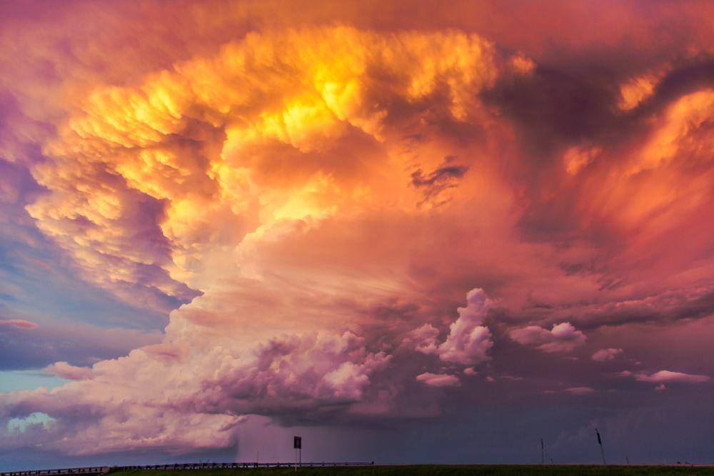 ilustrasi cumulonimbus (unsplash.com/@noaa)