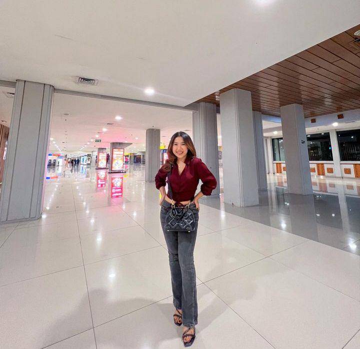 Ootd jeans kiky saputri (Instagram.com/kikysaputri)