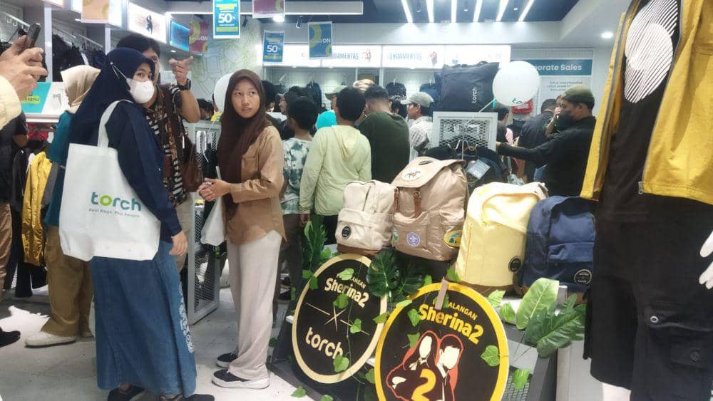 Brand perlengkapan traveling asal Bandung, Torch, membuka offline store di Makassar. (Dok. Istimewa)