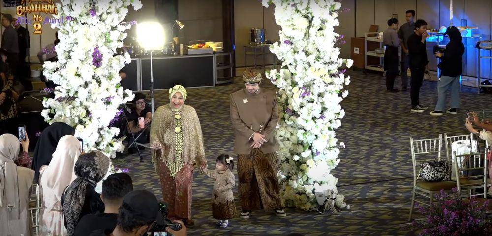 potret 7 bulanan anak kedua Aurel Hermansyah (youtube.com/attahalilintar)