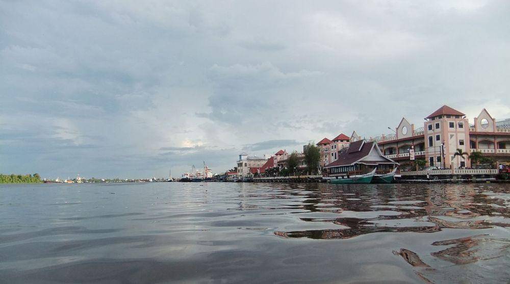 ilustrasi Pusat Perbelanjaan Mentaya, Sampit, Kalimantan Tengah (wikimedia.org/Midori)