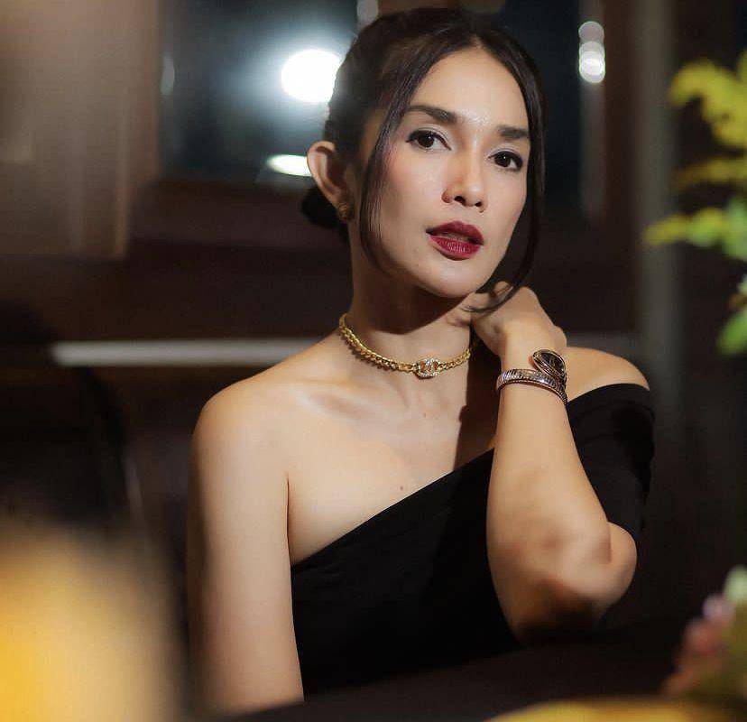 artis melahirkan tanpa didampingi sosok suami (Instagram.com/ussypratama)