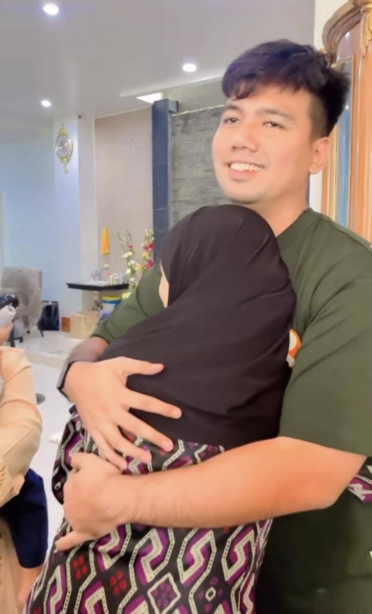 potret Fuji pamit umrah (Instagram.com/opah_faisal)