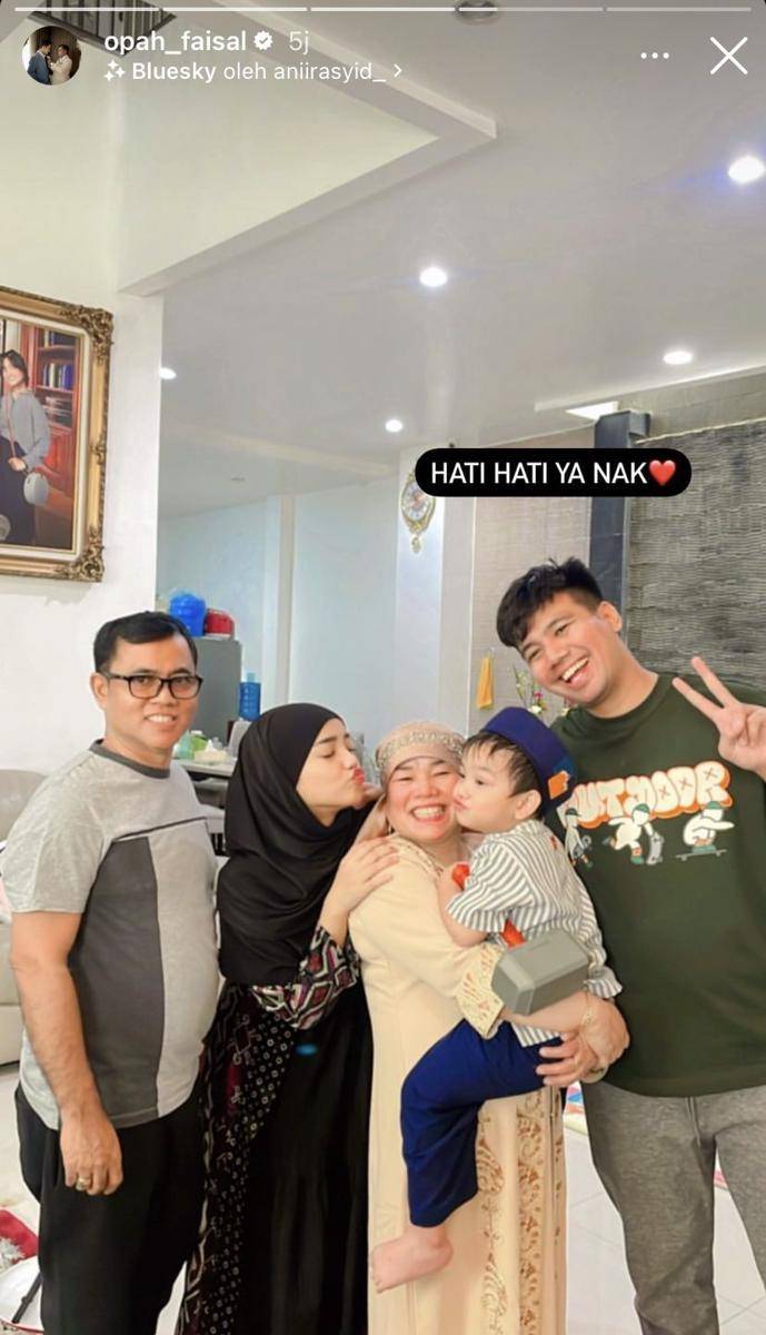 potret Fuji pamit umrah (Instagram.com/opah_faisal)