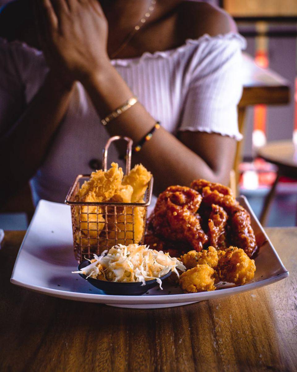ilustrasi Jamaican fried chicken (unsplash.com/Ajala Kings)