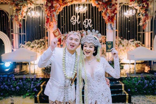 Diam-diam Sudah Nikah, 8 Potret Akad Hana Hanifah dan Randy