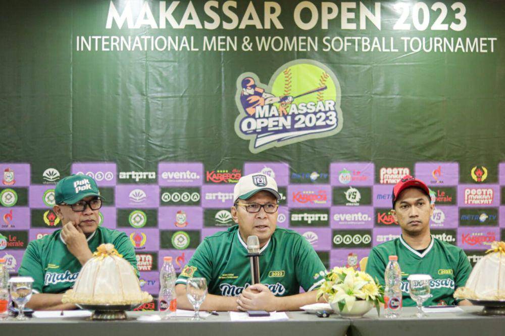 Konferensi pers Makassar Open Softball Tournament di Hotel Karebosi Premier, Minggu (10/09/2023). Dok. Humas Pemkot Makassar