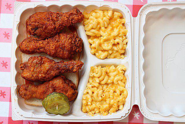 Nashville hot chicken (commons.wikimedia.org/Myspiritanimalisamanatee)