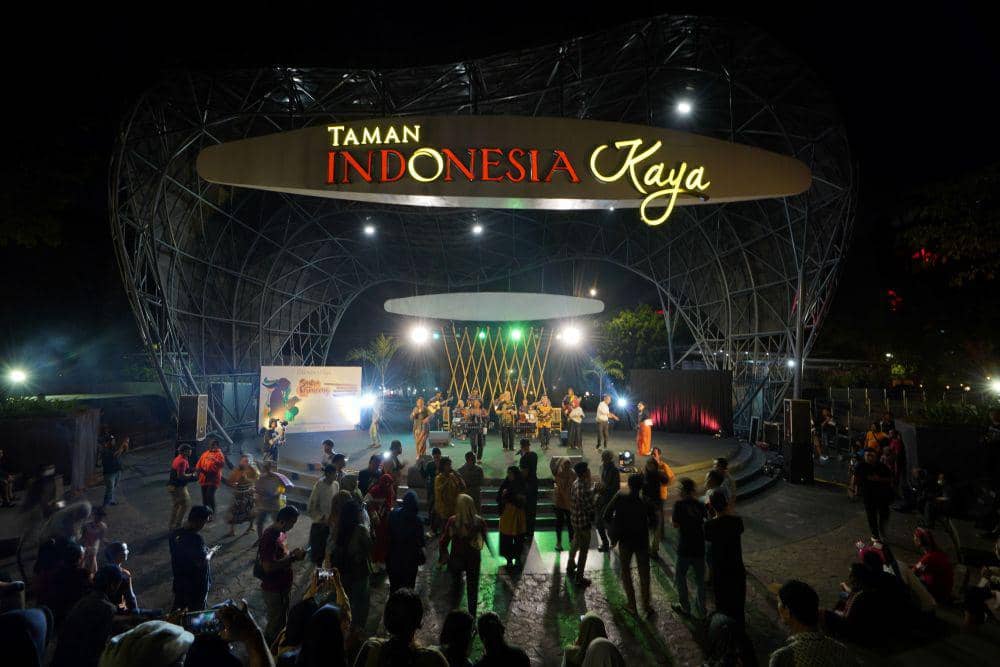 Komunitas Sastrawan Semarang menggelar acara Sastra Dalam Keroncong di Taman Indonesia Kaya, Kota Semarang, Sabtu (9/9/2023). (dok. Taman Indonesia Kaya)