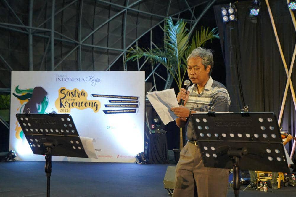 Komunitas Sastrawan Semarang menggelar acara Sastra Dalam Keroncong di Taman Indonesia Kaya, Kota Semarang, Sabtu (9/9/2023). (dok. Taman Indonesia Kaya)