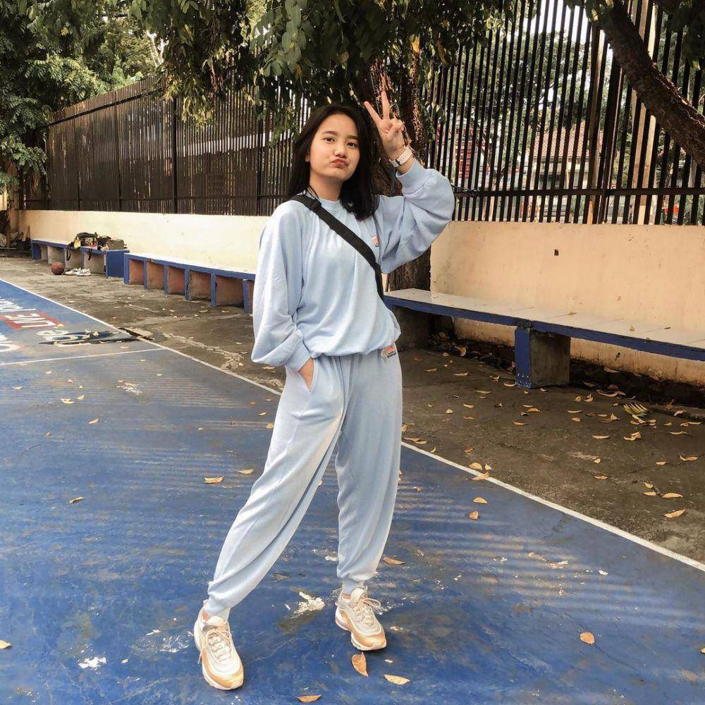 potret OOTD nuansa biru ala selebgram Jesica Ceren (instagram.com/jesicaceren)