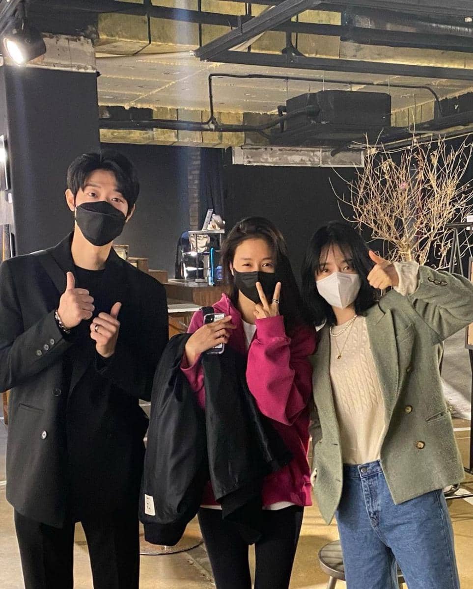 OOTD kasual ala Kim Hieora (instagram.com/hereare0318)