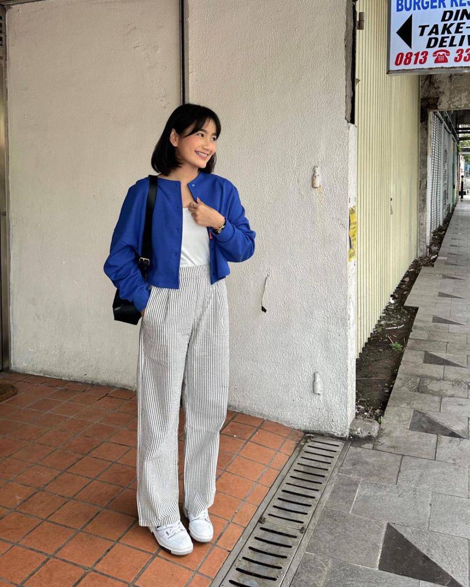 potret OOTD nuansa biru ala selebgram Jesica Ceren (instagram.com/jesicaceren)