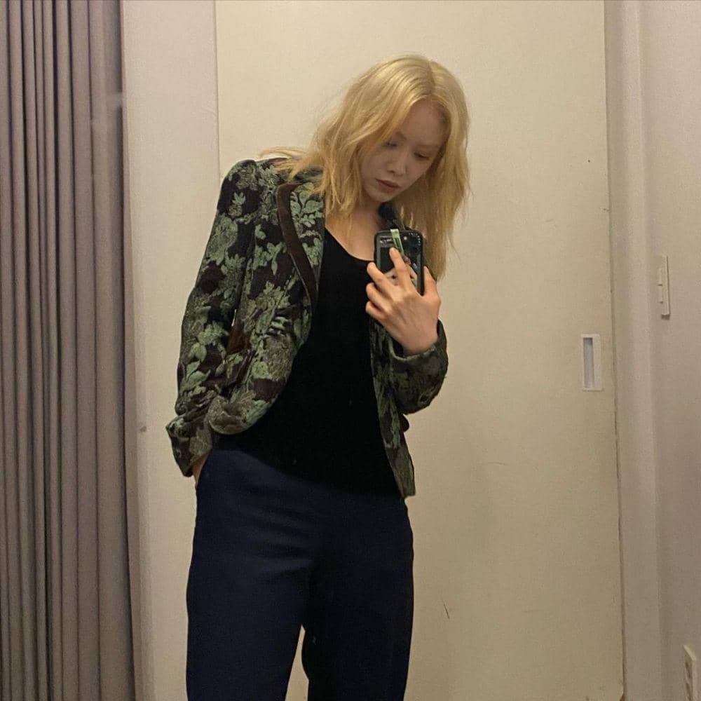 OOTD kasual ala Kim Hieora (instagram.com/hereare0318)