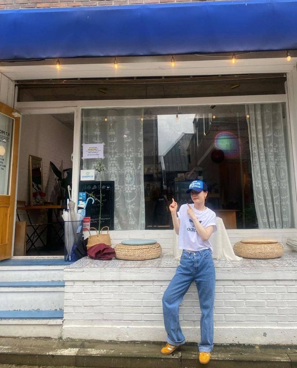 OOTD kasual ala Kim Hieora (instagram.com/hereare0318)