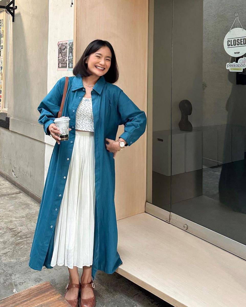 potret OOTD nuansa biru ala selebgram Jesica Ceren (instagram.com/jesicaceren)