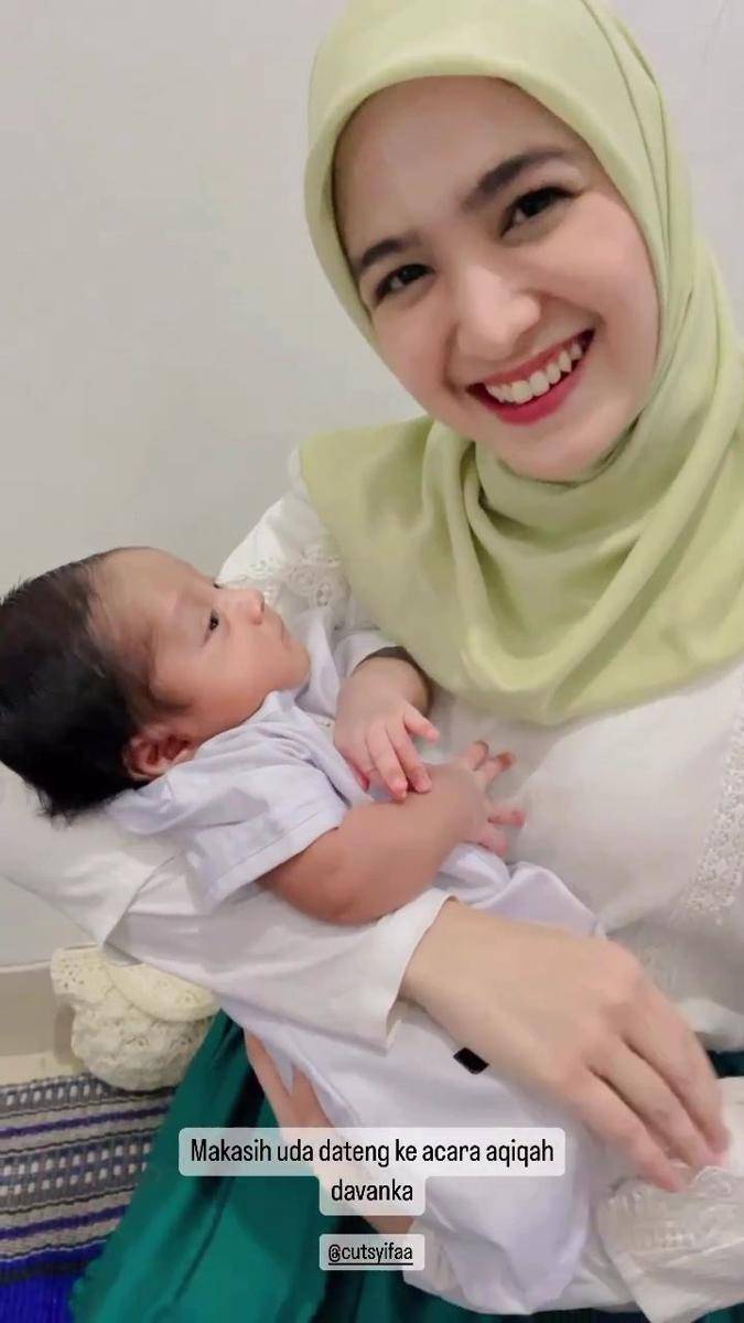 momen akikah anak pertama Vicky Kalea (instagram.com/vicky_kalea)