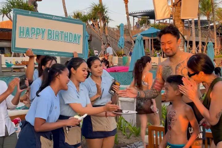 8 Momen Uus Rayakan Ultah ke-7 Eiichiro di Bali Sekalian Tanding Tinju