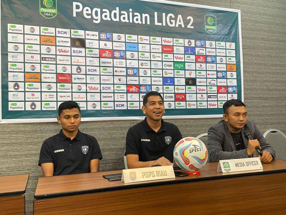 Tim PSPS Riau saat konferensi pers sebelum laga melawan Persiraja Banda Aceh. (Dokumentasi Iskandar untuk IDN Times)