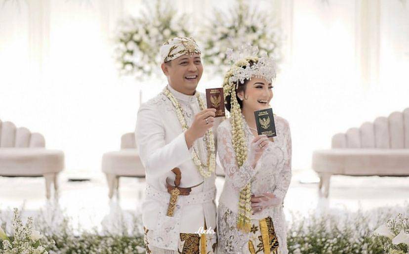 potret Kiki Amalia umumkan hamil anak pertama (Instagram.com/kikiamaliaworld)