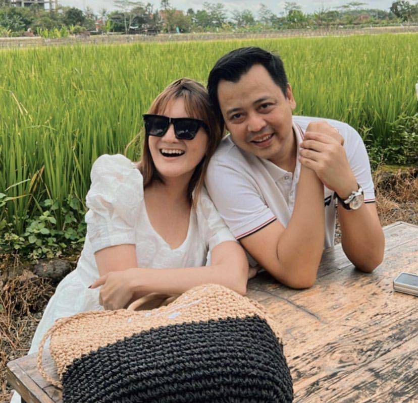 potret Kiki Amalia umumkan hamil anak pertama (Instagram.com/kikiamaliaworld)