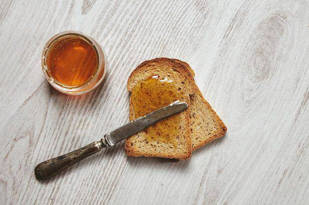 ilustrasi honey toast (freepik.com/bublikhaus)
