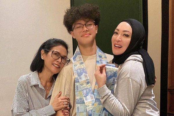 ulang tahun ke-14 Keanu Massaid (instagram.com/angelinasondakh09)