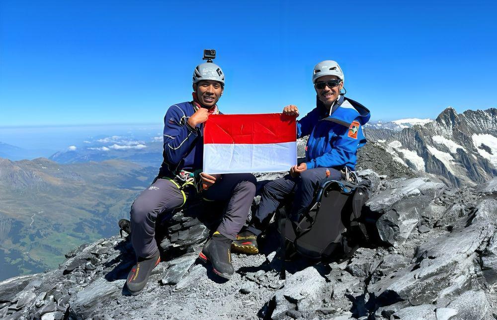 Dua Pendaki Indonesia Mampu Taklukan Gunung Eiger di Swiss