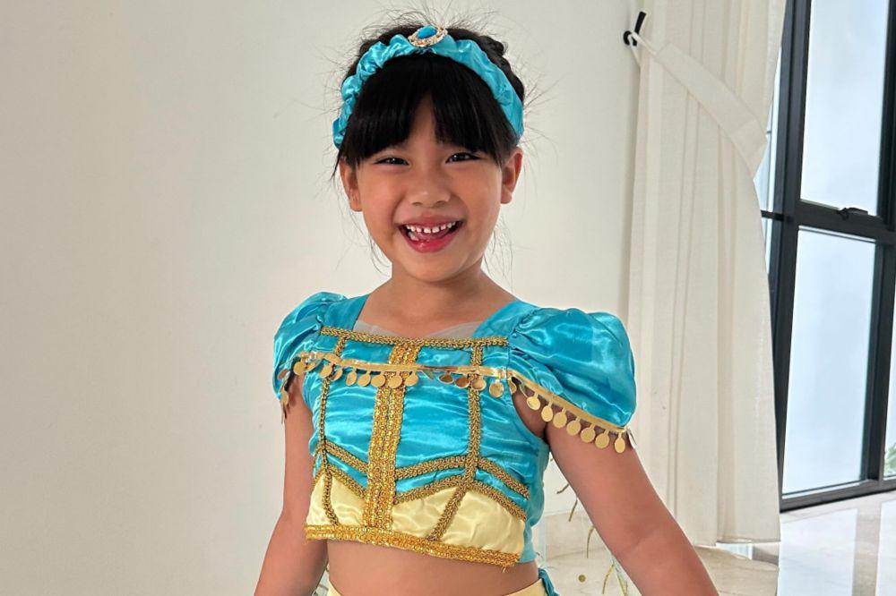 7 Potret Gemas Yaya, Anak Ririn Ekawati, Pakai Kostum Putri Jasmine