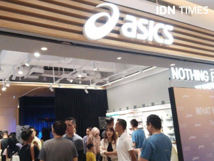 Store Asics hadir di Palembang Icon (IDN Times/Feny Maulia Agustin)
