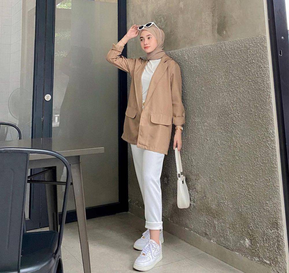 ide outfit earth tone ala Kirana Salsabila (instagram.com/inikiranaaa__)