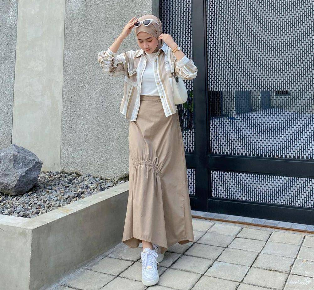 ide outfit earth tone ala Kirana Salsabila (instagram.com/inikiranaaa__)