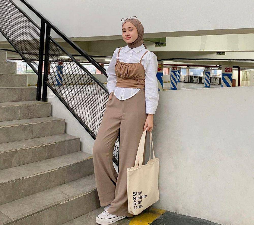 ide outfit earth tone ala Kirana Salsabila (instagram.com/inikiranaaa__)