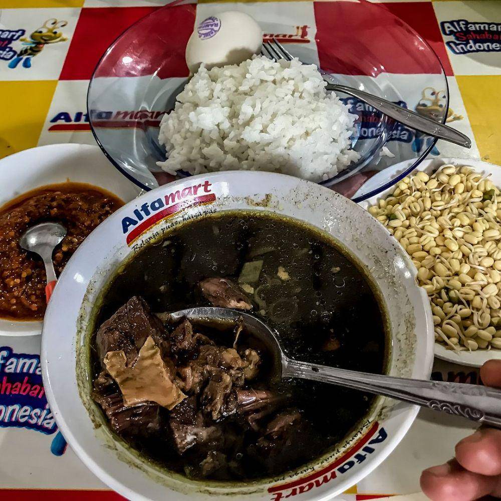 Rawon Rampal (instagram.com/joint.kuliner)