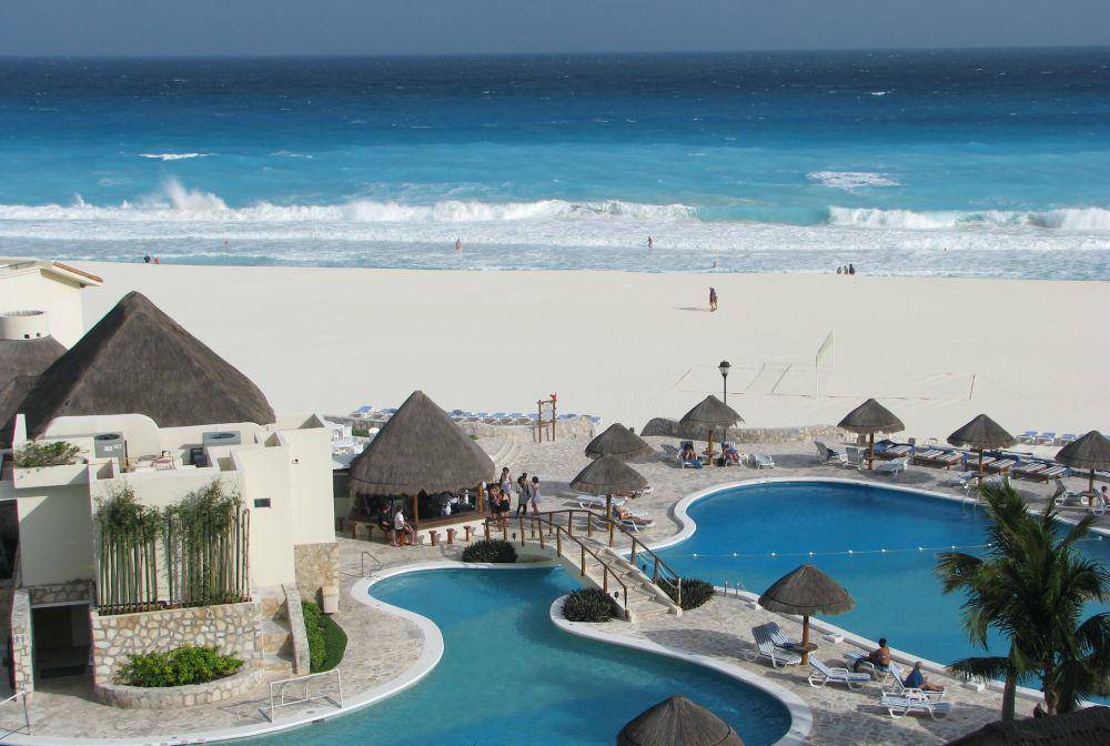 Cancún, Quintana Roo (unsplash.com/simplysuzy)