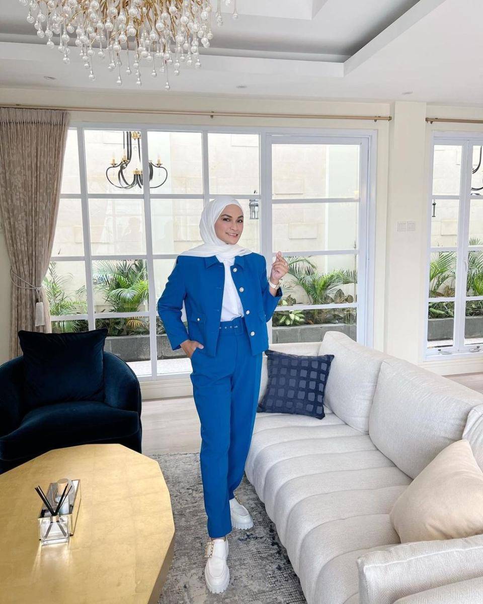 Baju nuansa biru ala Putri Zulkifli Hasan (instagram.com/putri_zulhas)