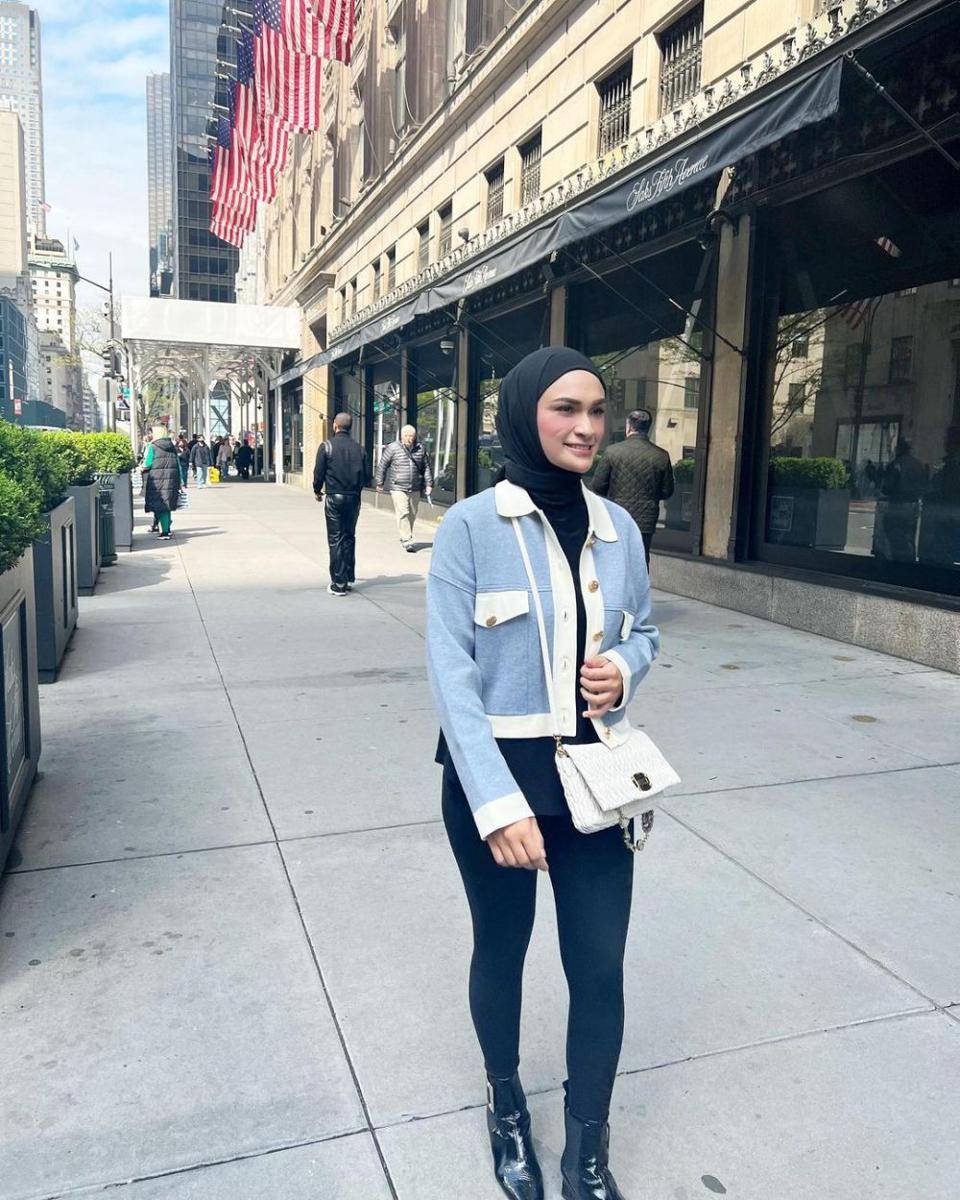 Baju nuansa biru ala Putri Zulkifli Hasan (instagram.com/putri_zulhas)