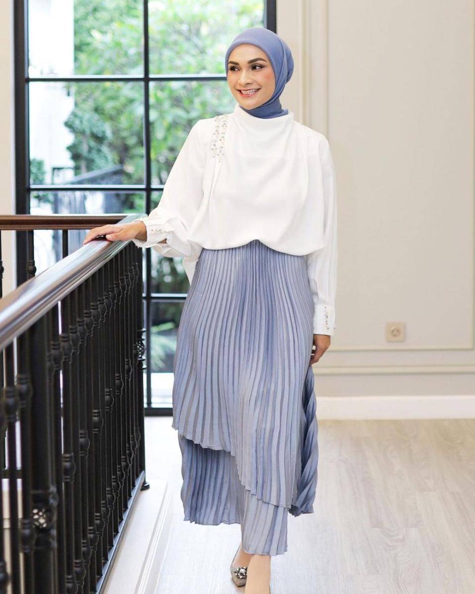 Baju nuansa biru ala Putri Zulkifli Hasan (instagram.com/putri_zulhas)