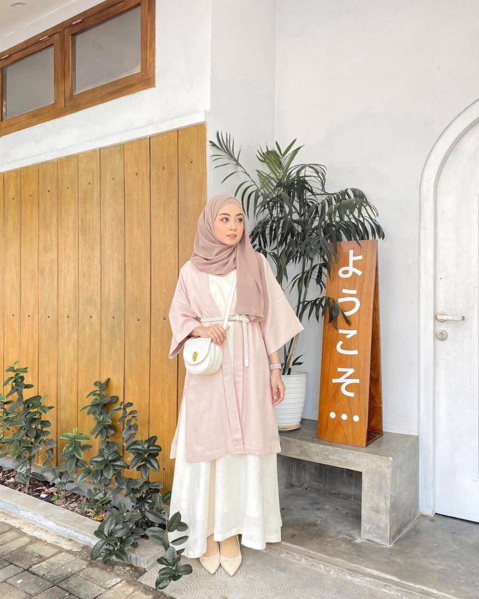 outfit kondangan one set ala Meirani Amalia (instagram.com/meiraniap)